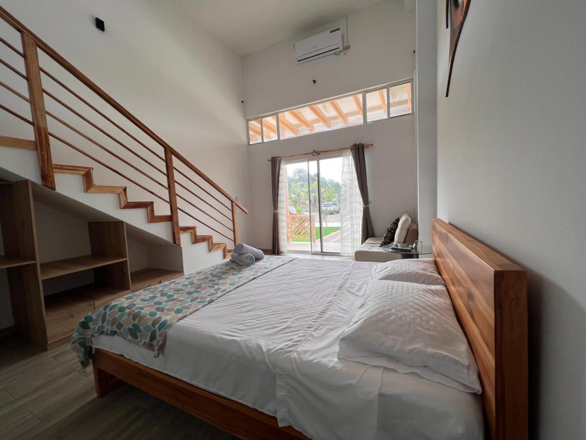 Ohana Beach Hotel Playas Bagian luar foto