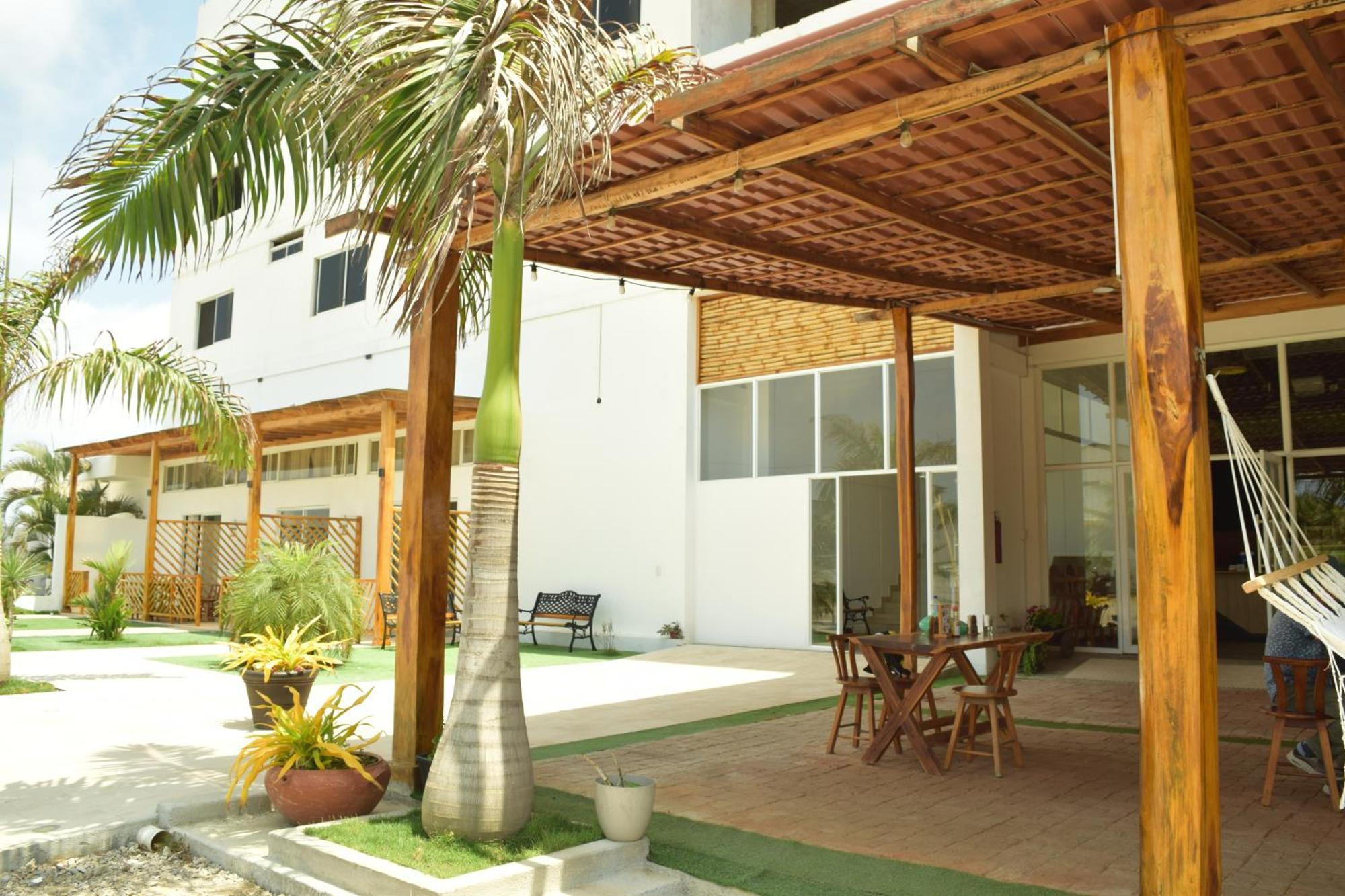 Ohana Beach Hotel Playas Bagian luar foto