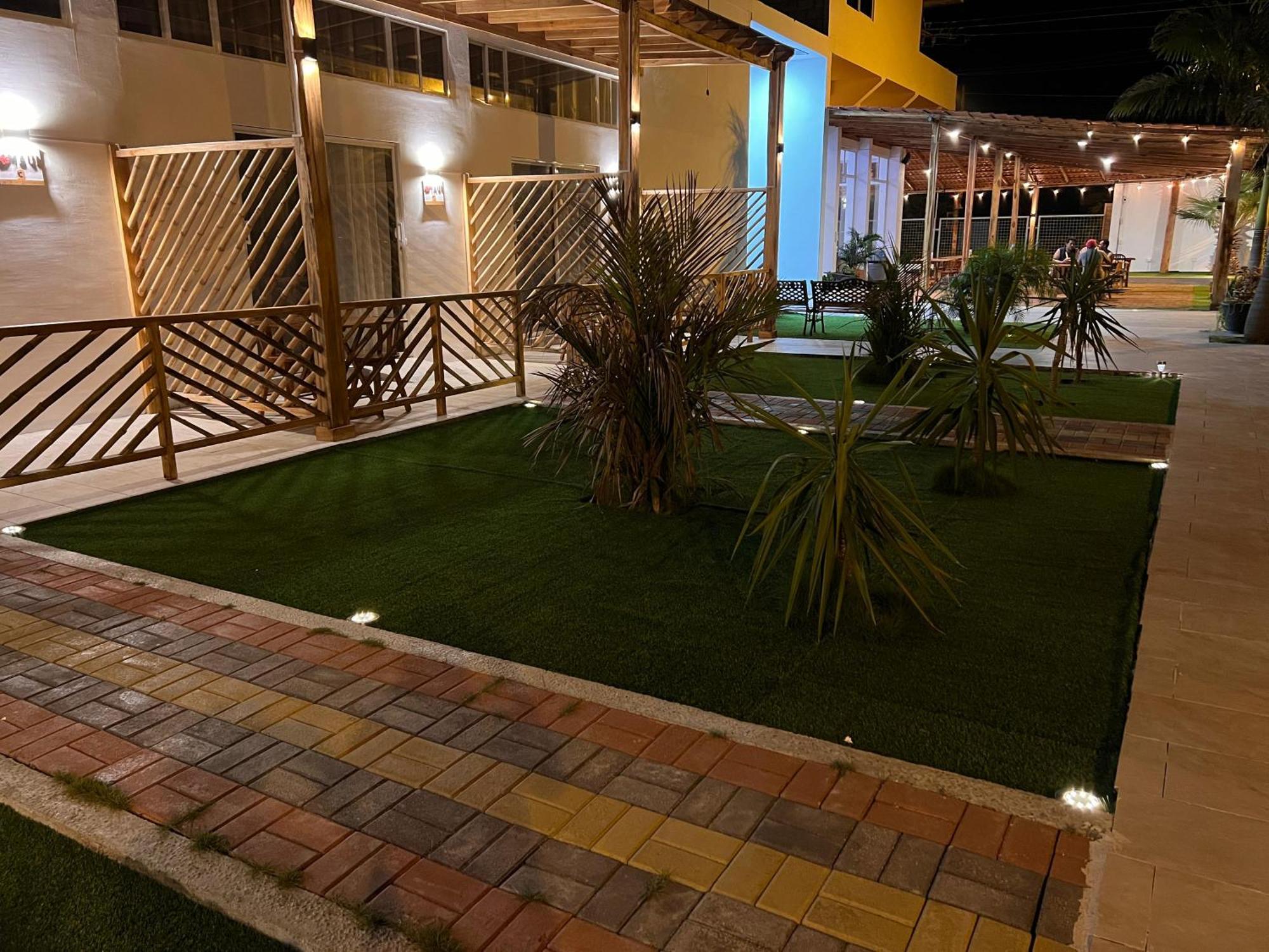Ohana Beach Hotel Playas Bagian luar foto