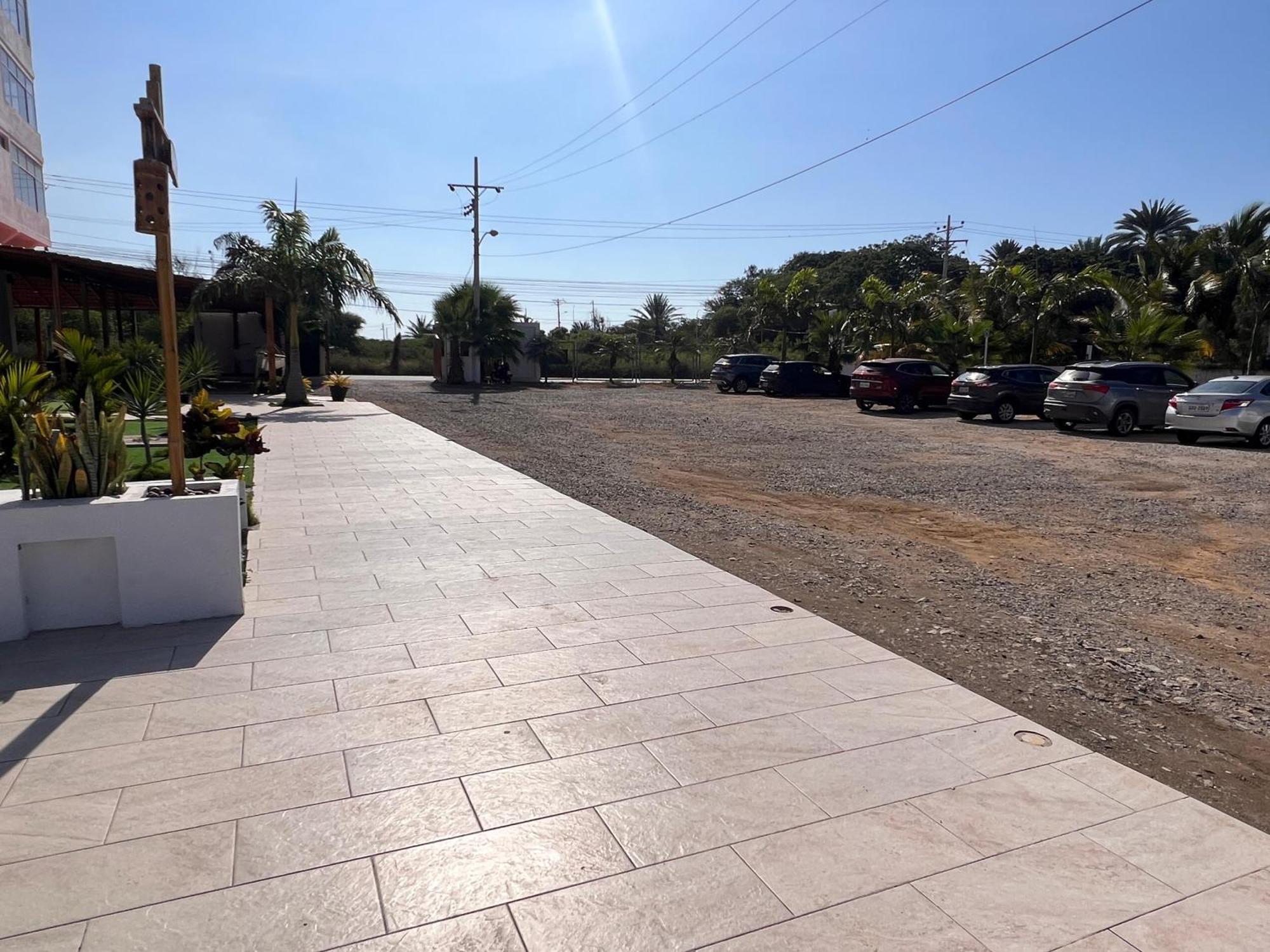 Ohana Beach Hotel Playas Bagian luar foto