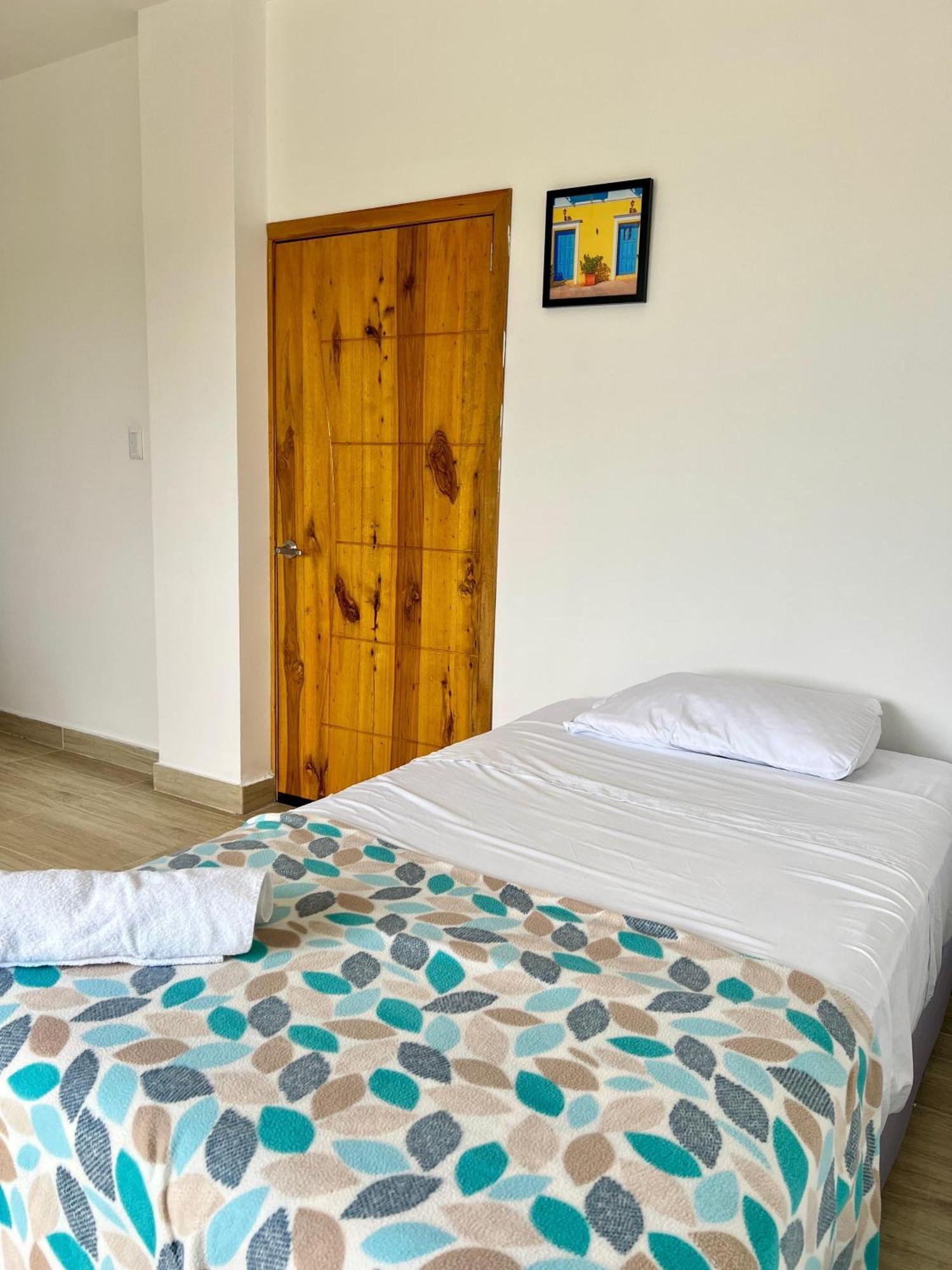 Ohana Beach Hotel Playas Bagian luar foto