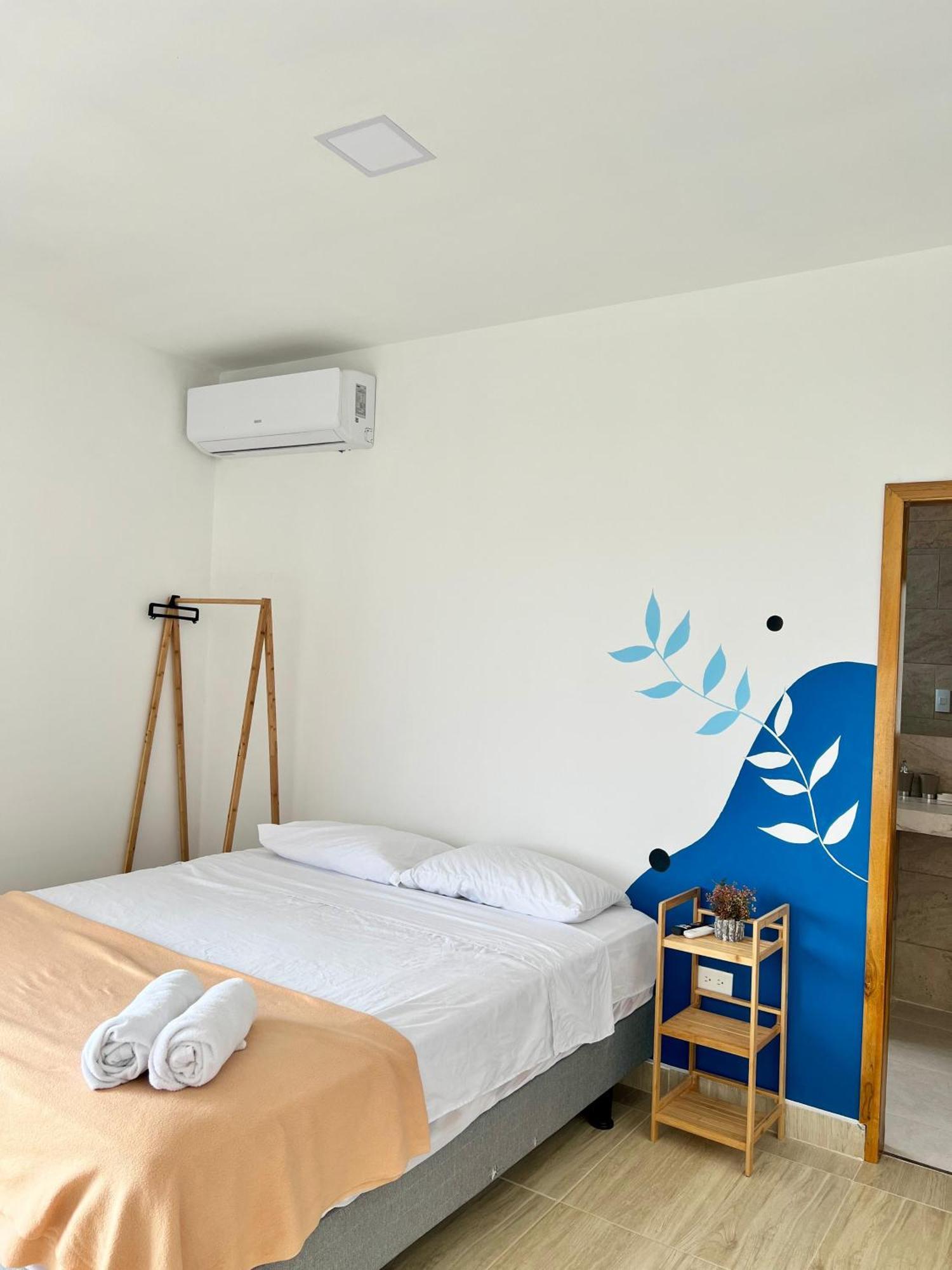 Ohana Beach Hotel Playas Bagian luar foto