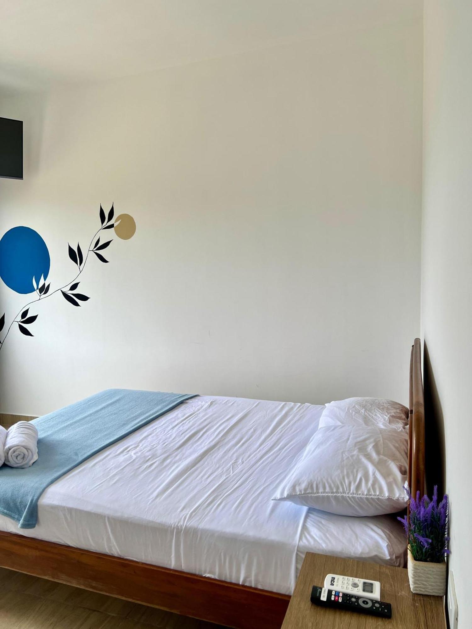 Ohana Beach Hotel Playas Bagian luar foto