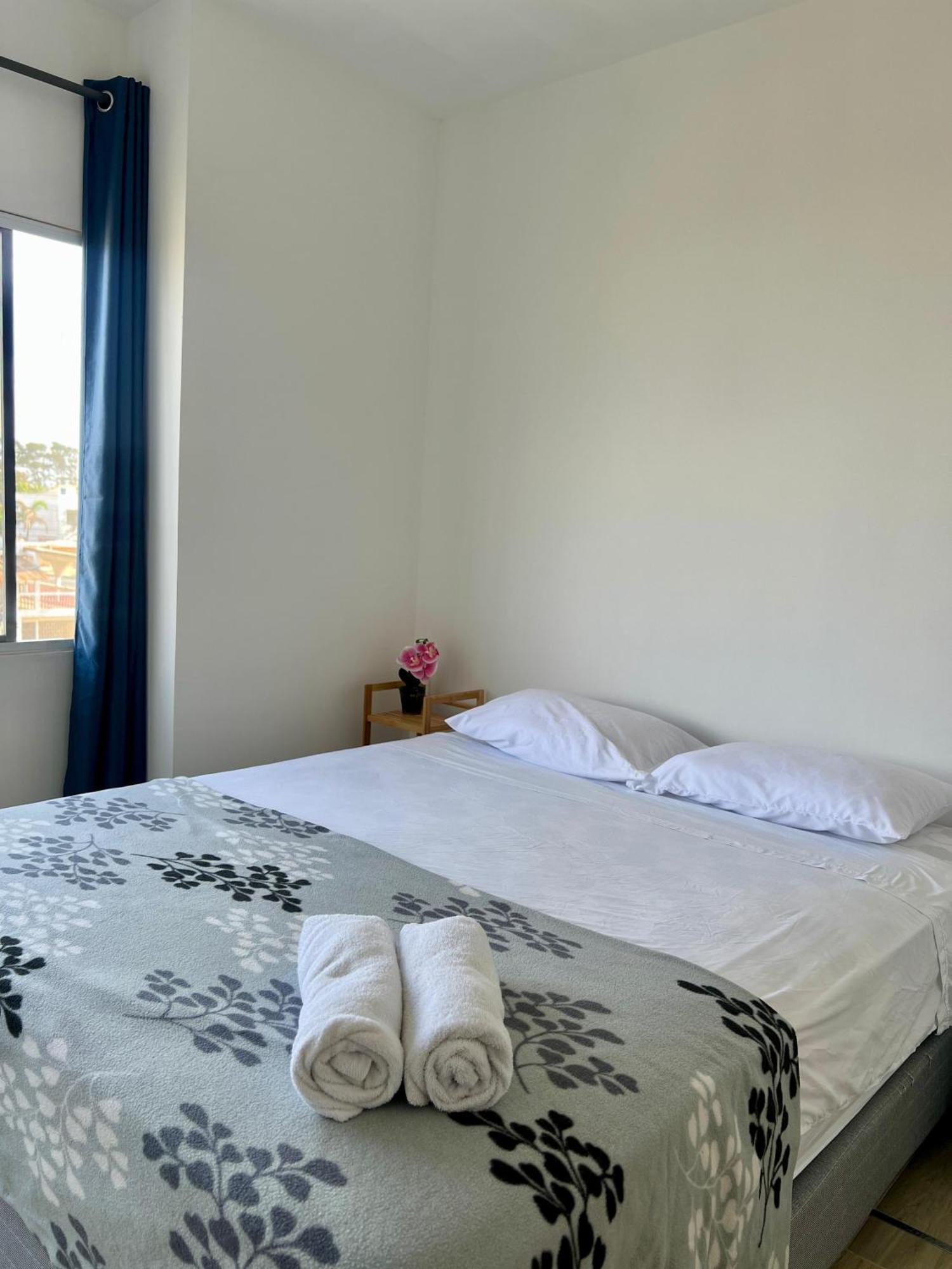 Ohana Beach Hotel Playas Bagian luar foto