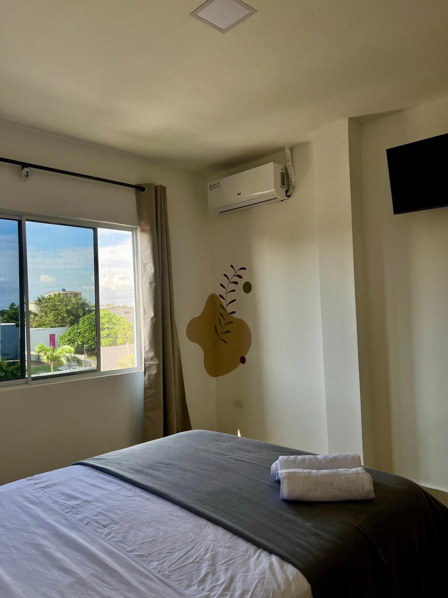 Ohana Beach Hotel Playas Bagian luar foto