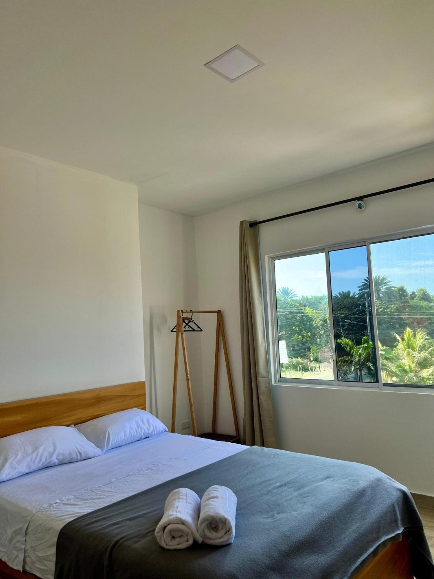 Ohana Beach Hotel Playas Bagian luar foto